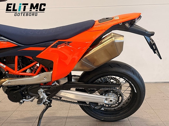 KTM | 690 SMC-R | Wheelie Control | ABS | Launch Control 15 of 21