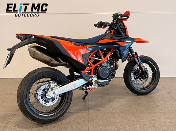 KTM | 690 SMC-R | Wheelie Control | ABS | Launch Control 7 of 21