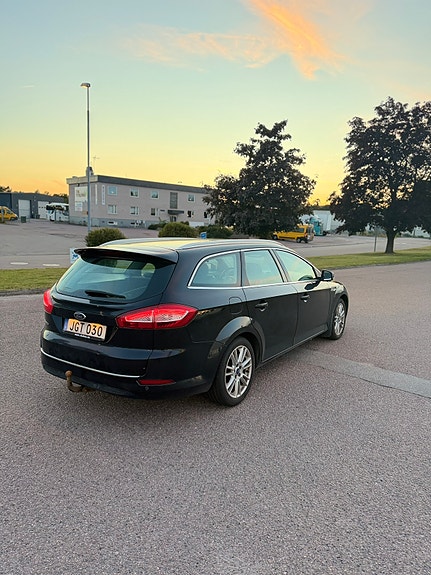 Ford Mondeo 4 of 8