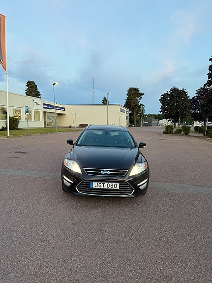 Ford Mondeo 2 of 8