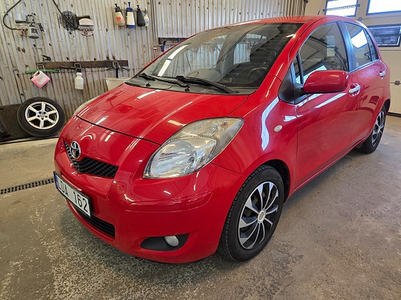 Toyota Yaris 3 of 14