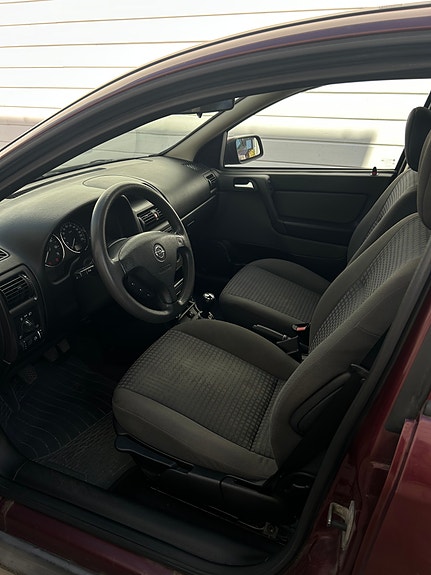 Opel Astra 2 of 6