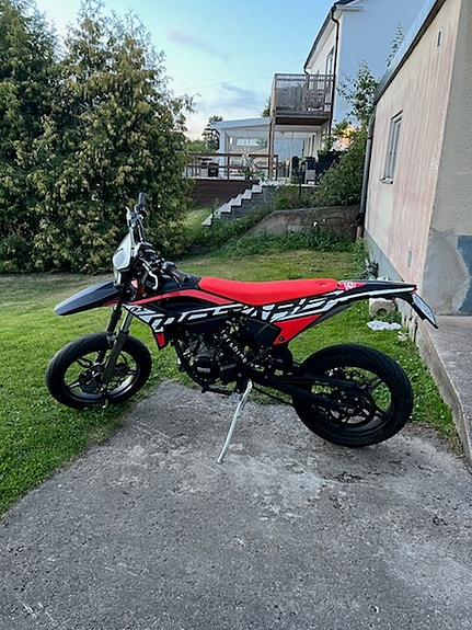 Beta Beta rr 50 motard track 2 of 6