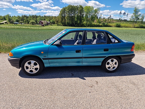 Opel Astra 4 of 10