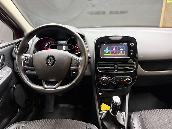 Renault Clio 10 of 16
