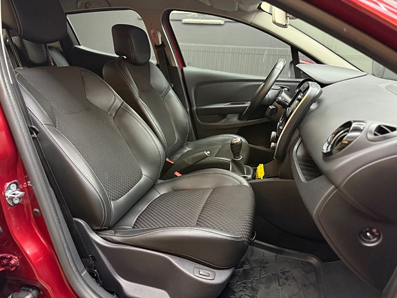 Renault Clio 7 of 16