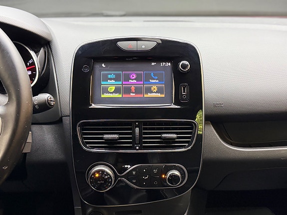 Renault Clio 14 of 16