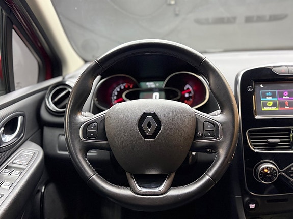 Renault Clio 11 of 16