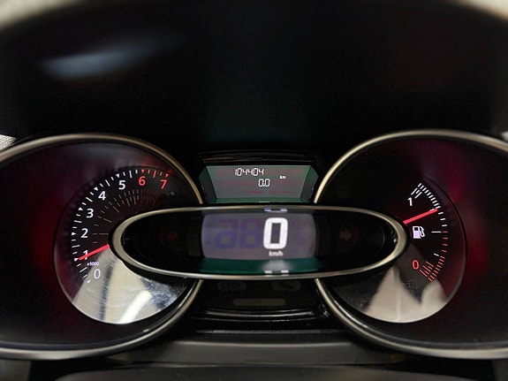 Renault Clio 12 of 16