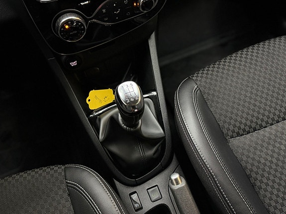 Renault Clio 13 of 16