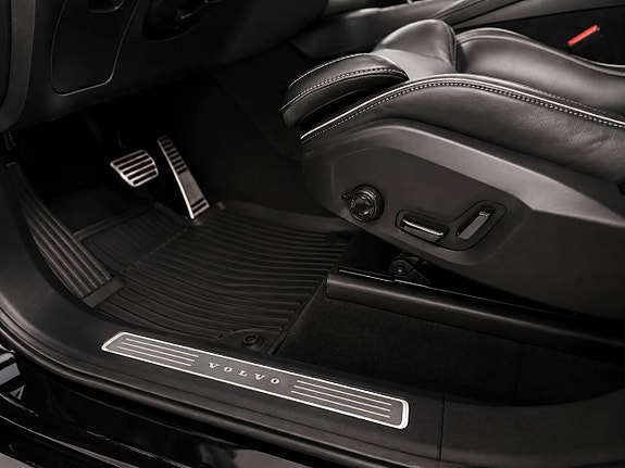 Volvo XC90 13 of 15