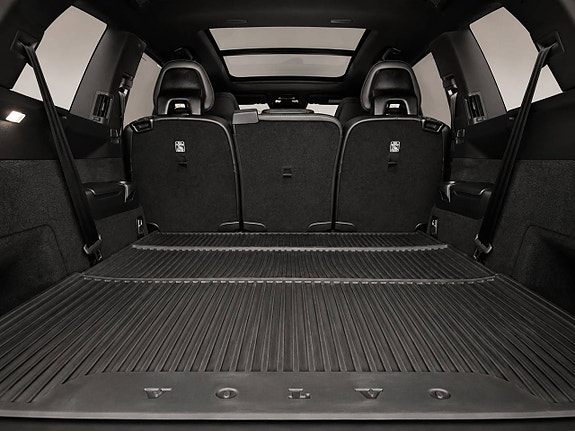 Volvo XC90 8 of 15