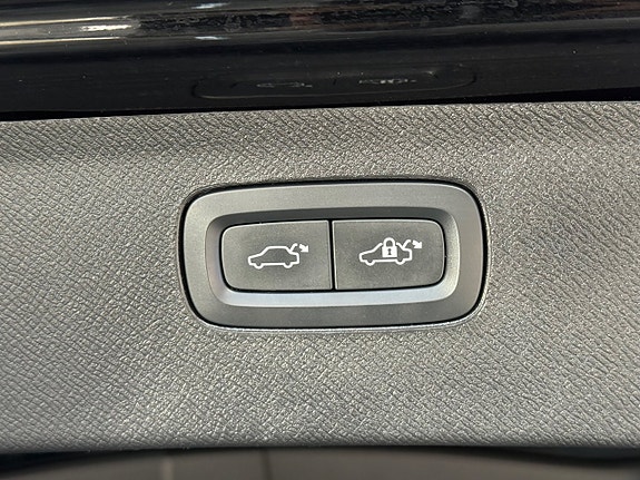 Volvo XC90 15 of 15