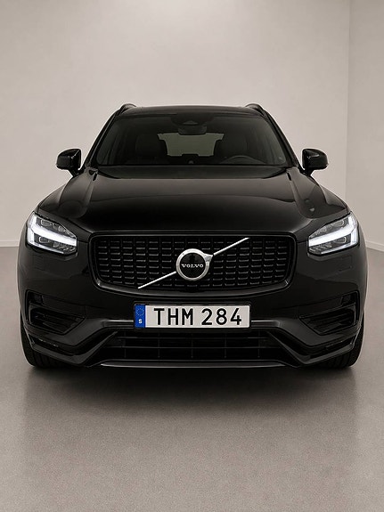 Volvo XC90 2 of 15
