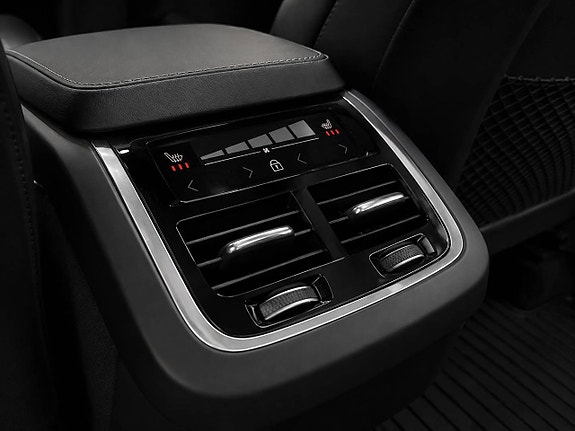 Volvo XC90 9 of 15
