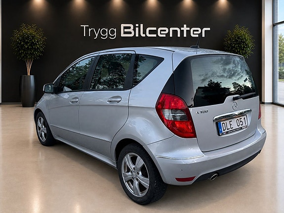 Mercedes-Benz A180 3 of 17