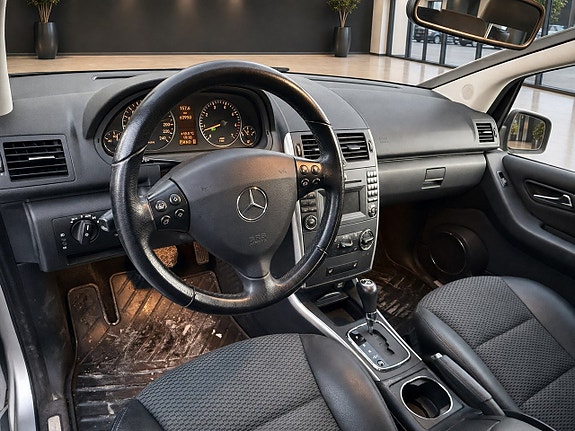 Mercedes-Benz A180 11 of 17