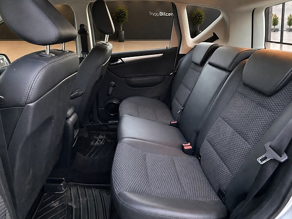 Mercedes-Benz A180 13 of 17