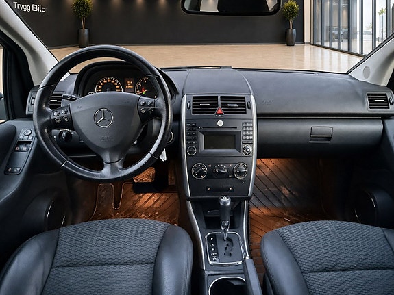 Mercedes-Benz A180 12 of 17