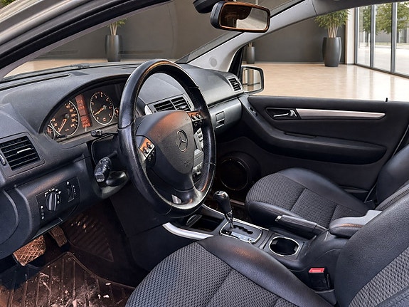 Mercedes-Benz A180 9 of 17