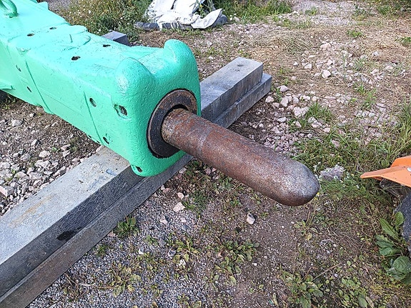 Montabert V3500 hydraulhammare 2 of 3