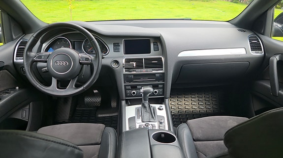 Audi Q7 10 of 18