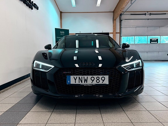 Audi R8 2 of 21