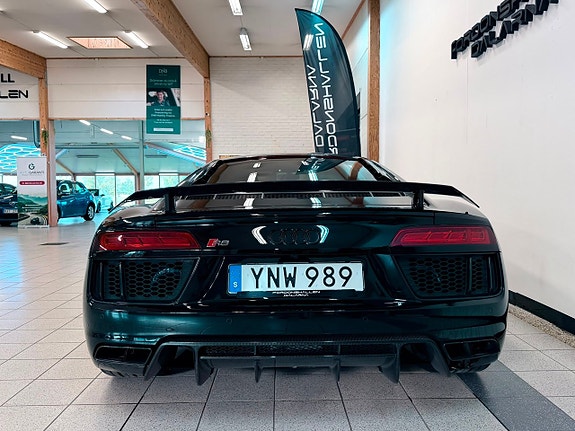 Audi R8 6 of 21