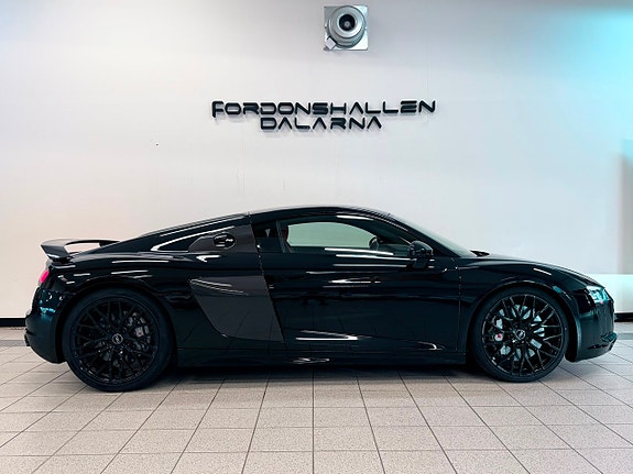 Audi R8 4 of 21