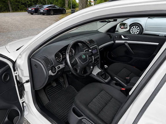 Skoda Octavia 12 of 19