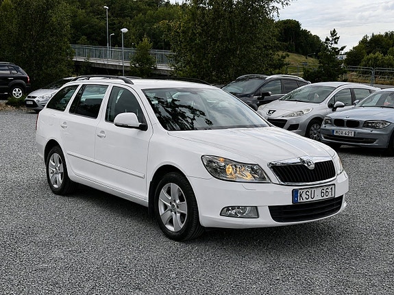 Skoda Octavia 2 of 19