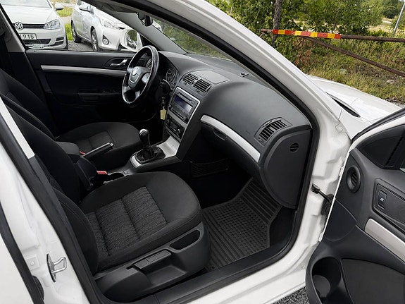 Skoda Octavia 10 of 19