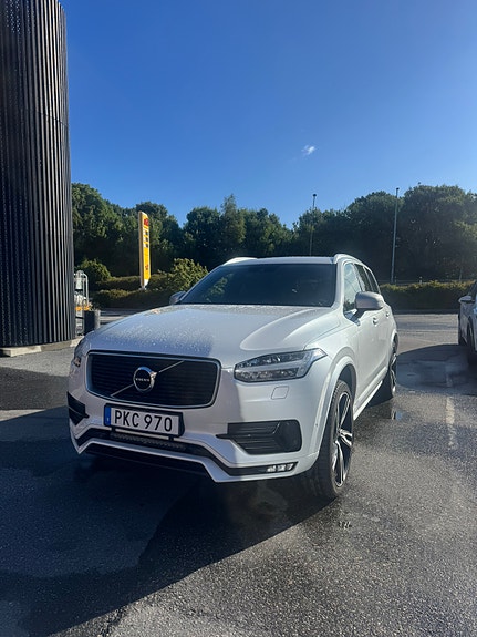 Volvo XC90 2 of 15