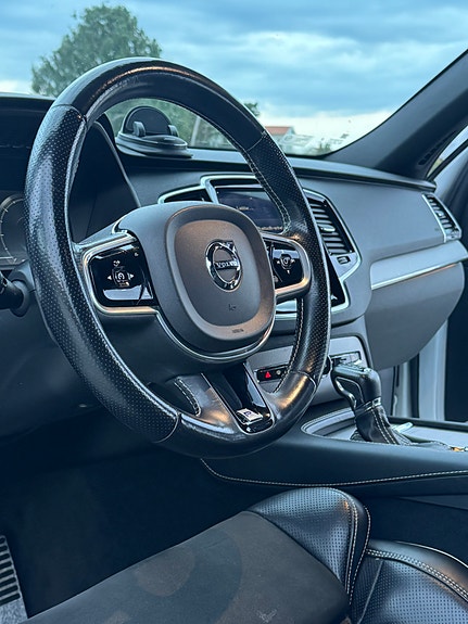 Volvo XC90 6 of 15