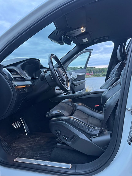 Volvo XC90 14 of 15