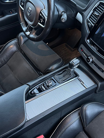 Volvo XC90 5 of 15