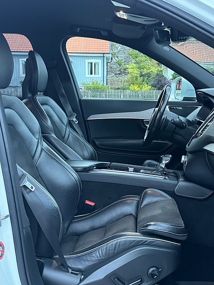 Volvo XC90 8 of 15