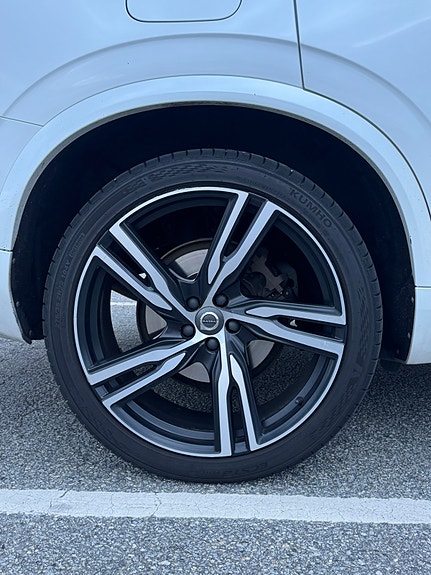 Volvo XC90 4 of 15