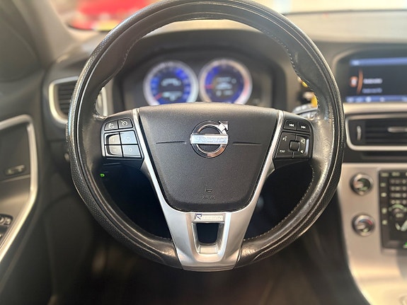 Volvo V60 16 of 25