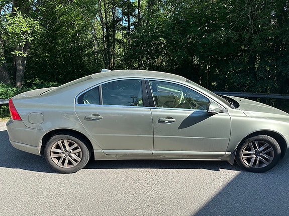 Volvo S80 4 of 5