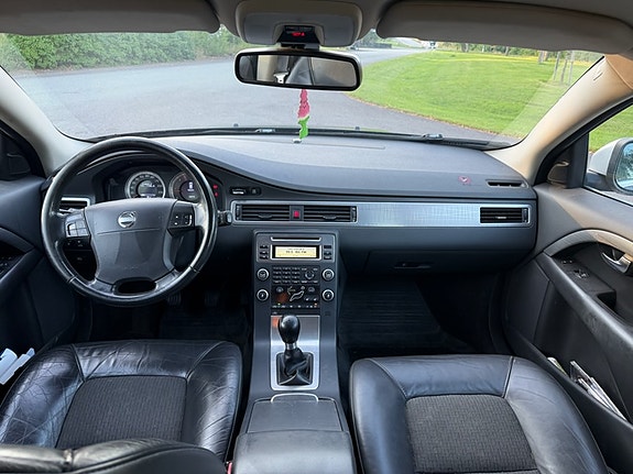 Volvo V70 5 of 9