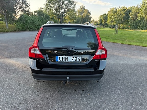 Volvo V70 4 of 9