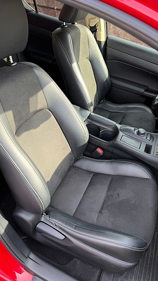 Lexus CT200h 9 of 13