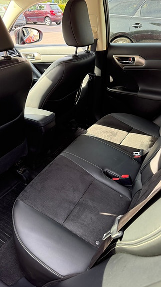 Lexus CT200h 10 of 13