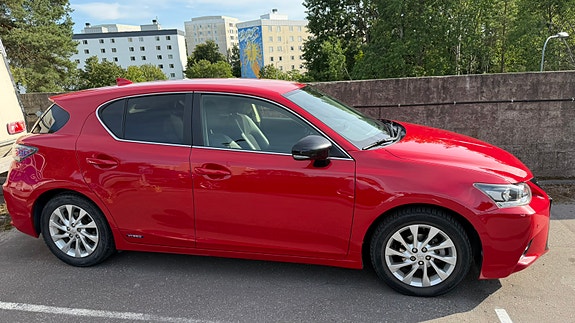 Lexus CT200h 3 of 13