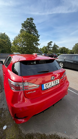 Lexus CT200h 4 of 13