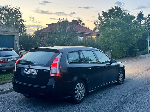 Saab 9-3 2 of 6