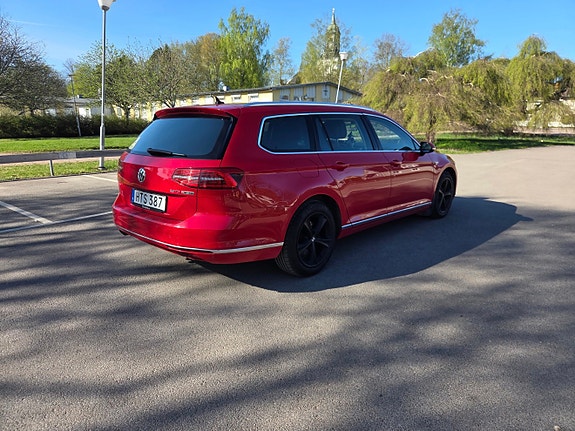 Volkswagen Passat 2 of 3