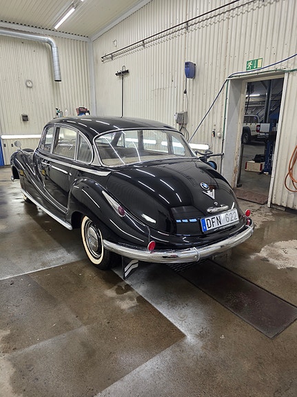 BMW 502 3 of 16