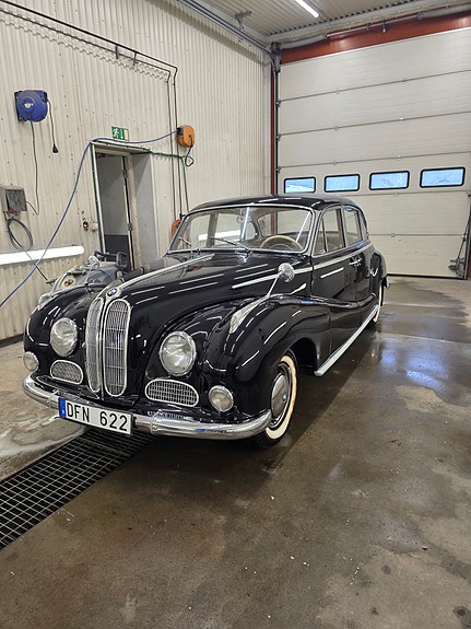 BMW 502 2 of 16